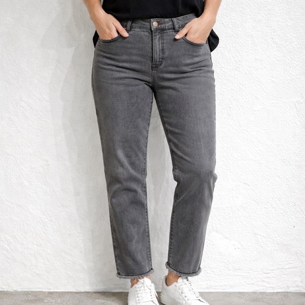 Peace Love World Gray Straight Leg Jeans Frayed Hem Quote Graphic Sz 12